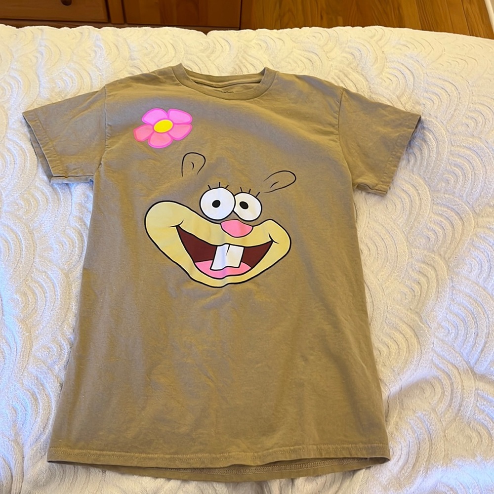 Women’s spongebob square pants, sandy shirt